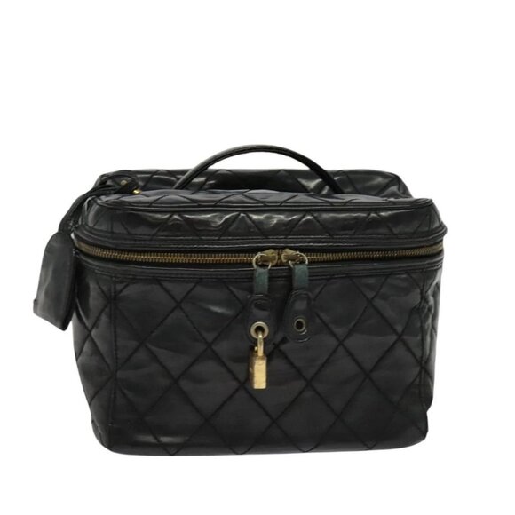 CHANEL Matelasse Vanity Pouch Enamel Black Gold CC Auth - Picture 9 of 16